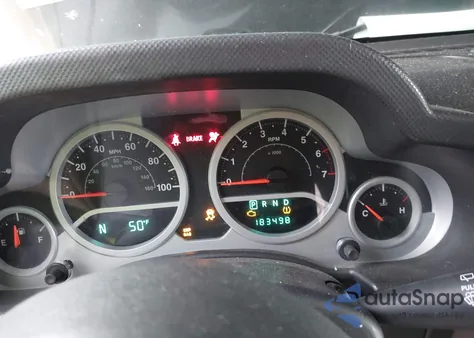 2008 Jeep Wrangler Unlimited Sahara z USA, uszkodzony, nr VIN 1J4GA591X8L609072